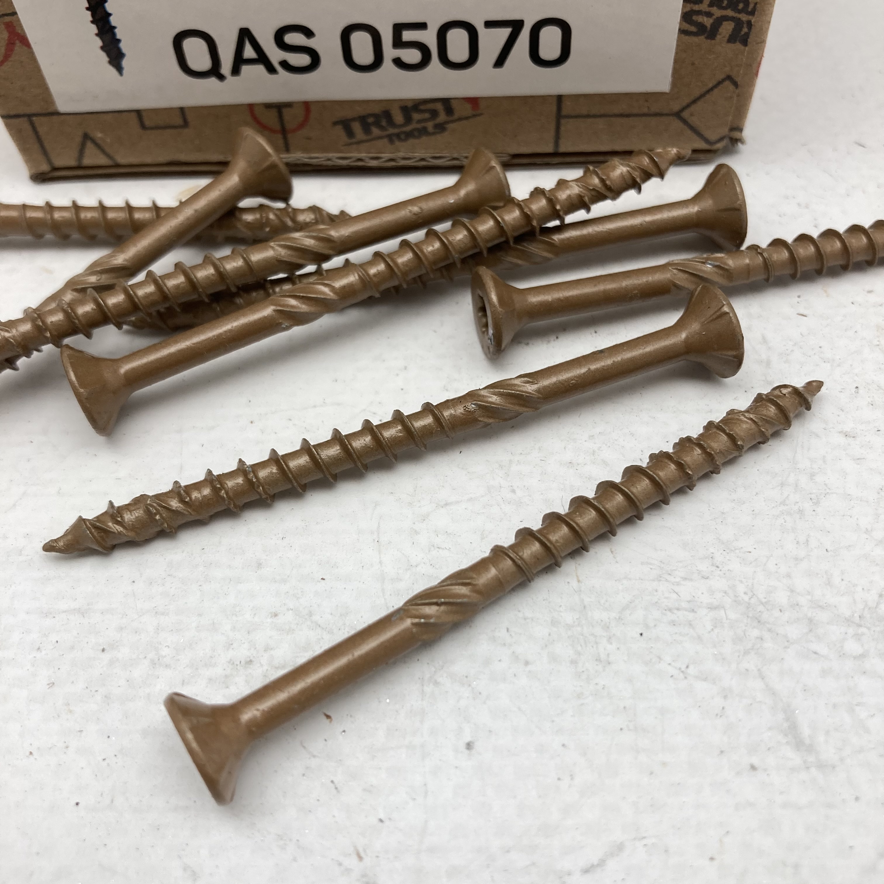 Фасадные саморезы QAS 5х70 коричневые (100 шт)