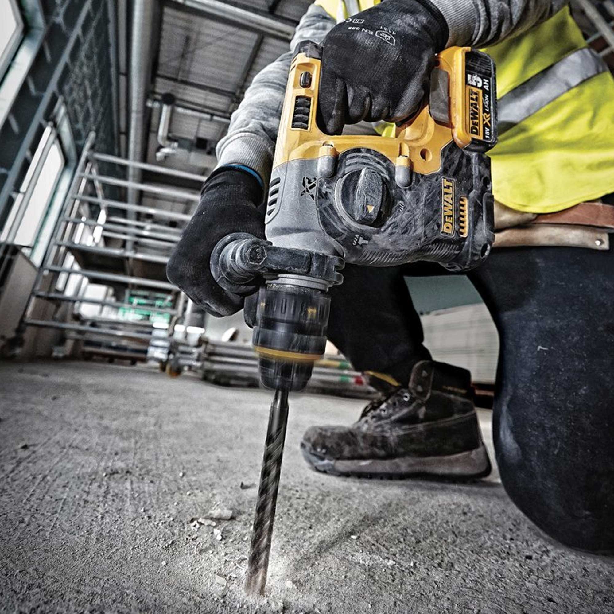 Аккумуляторный бесщеточный перфоратор SDS+ DeWalt DCH273N