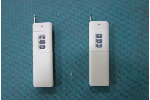 Лестница чердачная ножничная FAKRO LCS-E (CH) 80х120/300 (металлическая, с автоматической системой управления с пульта)