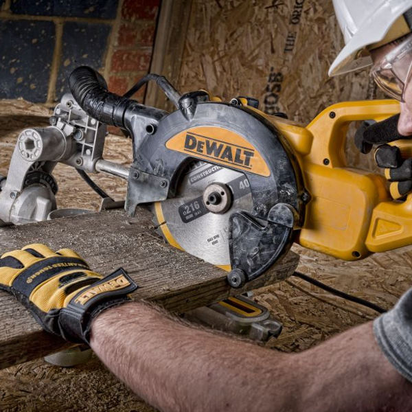 Торцовочная пила DeWalt DWS773