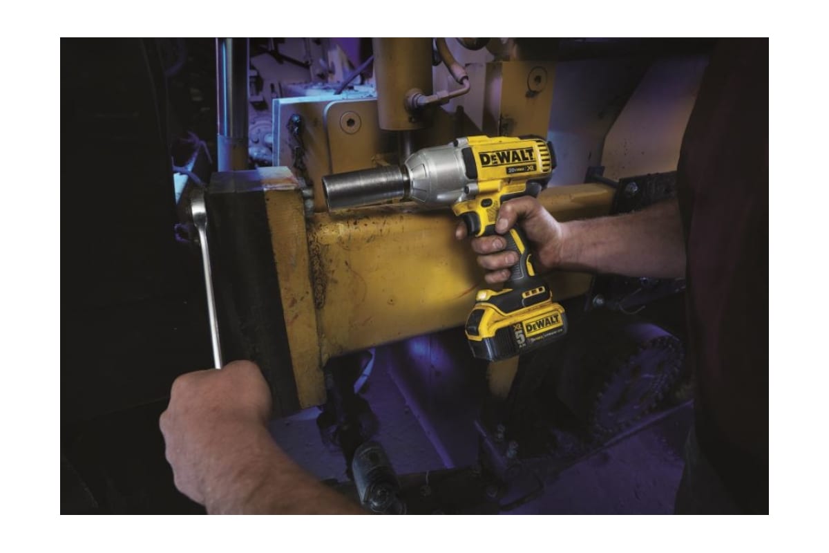 Аккумуляторный импульсный гайковёрт DeWalt DCF899N-XJ