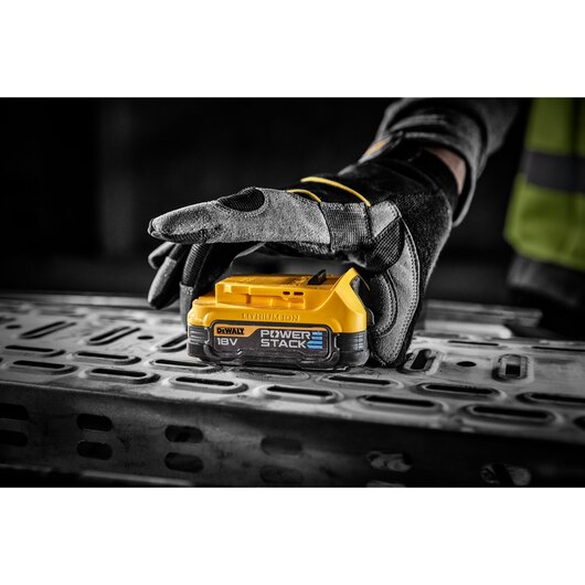 Аккумуляторы DeWalt Powerstack 18V 1.7 Ач (2 шт)