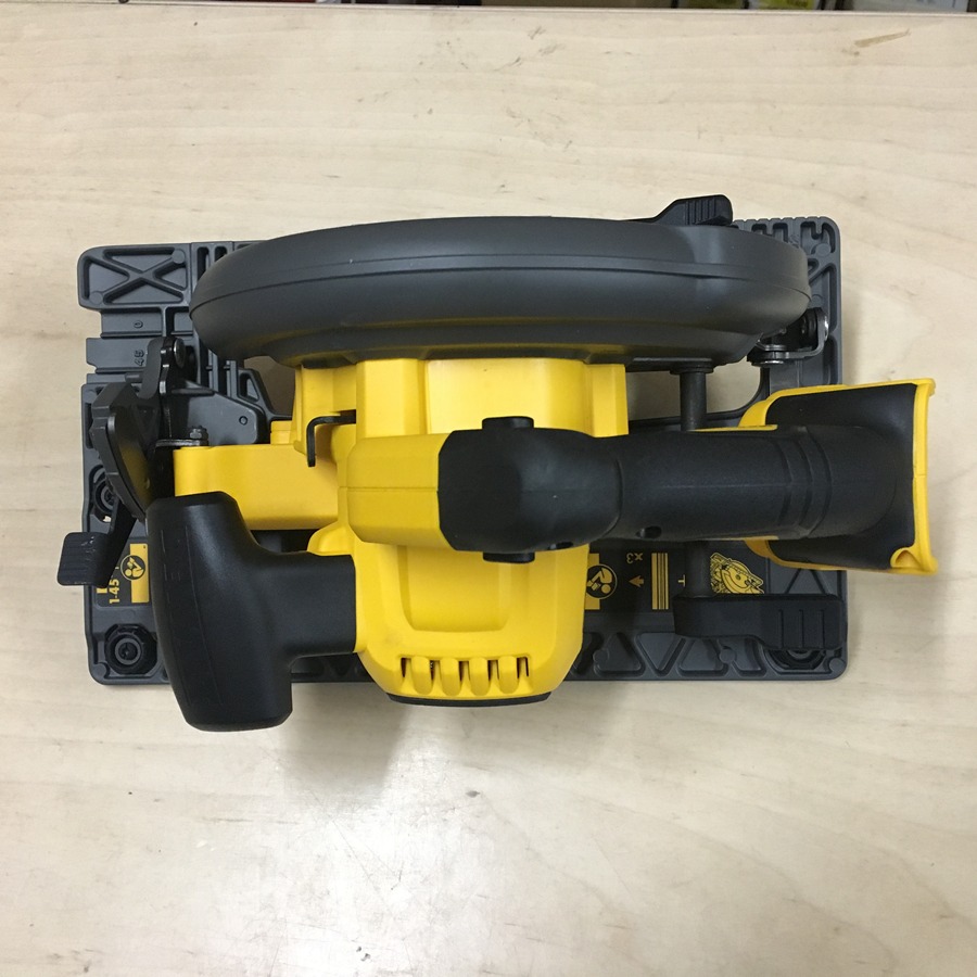 Аккумуляторная дисковая пила DeWalt DCS576N