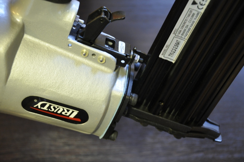 Гвоздезабивной пистолет по бетону и металлу Trusty TYI-2.2-2.5/64T