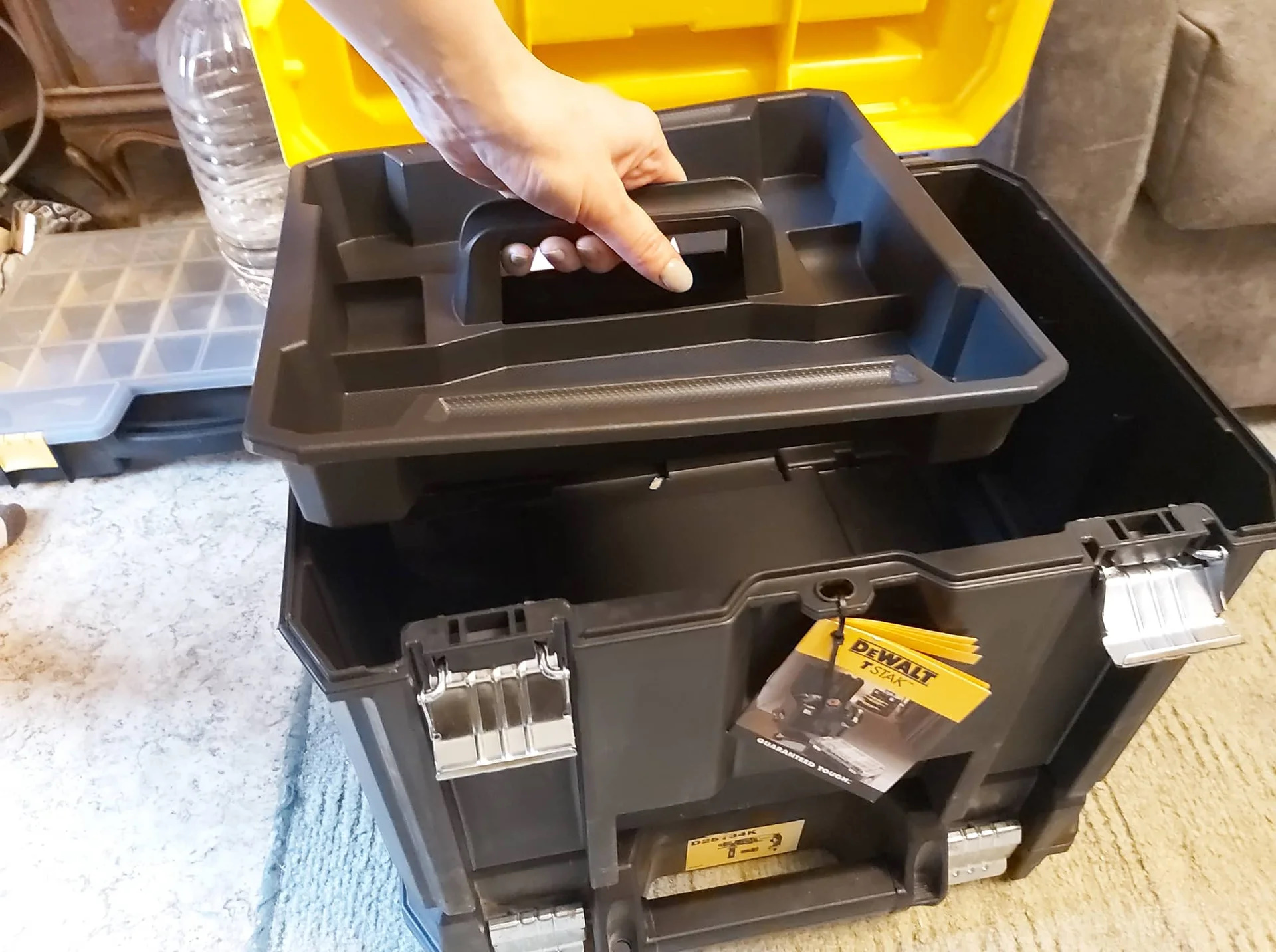 Ящик для инструмента с длинной ручкой и органайзером DeWalt TSTAK DWST1-75774