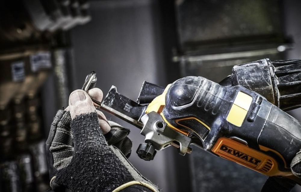 Аккумуляторный реноватор DeWalt DCS356NT-XJ