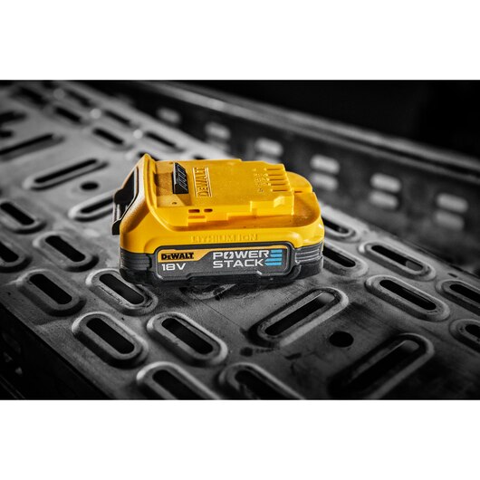 Аккумуляторы DeWalt Powerstack 18V 1.7 Ач (2 шт)