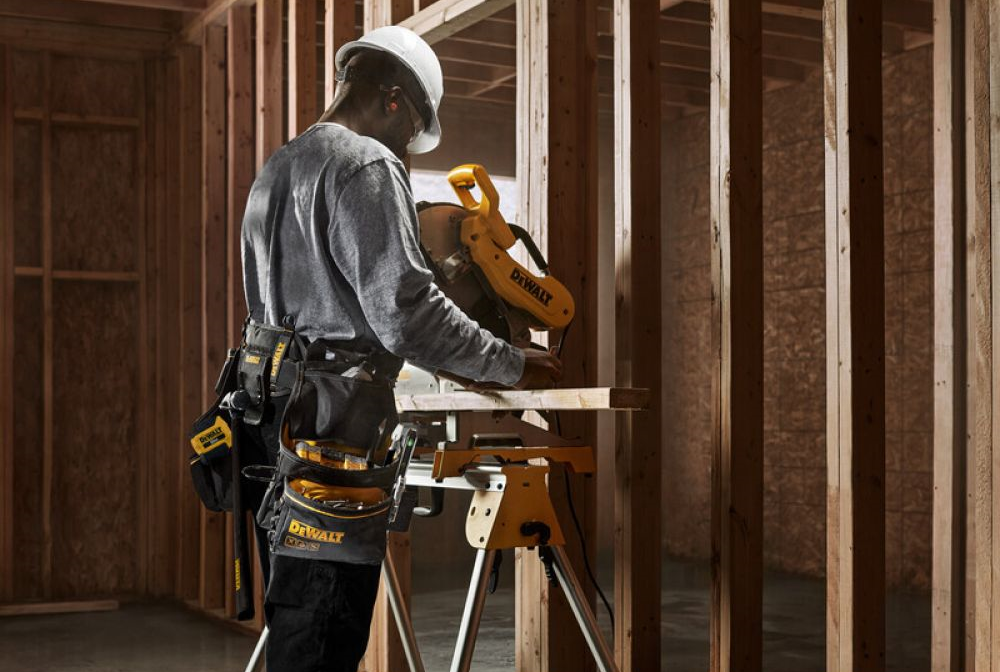 Профессиональный пояс DeWalt с сумками DWST40603