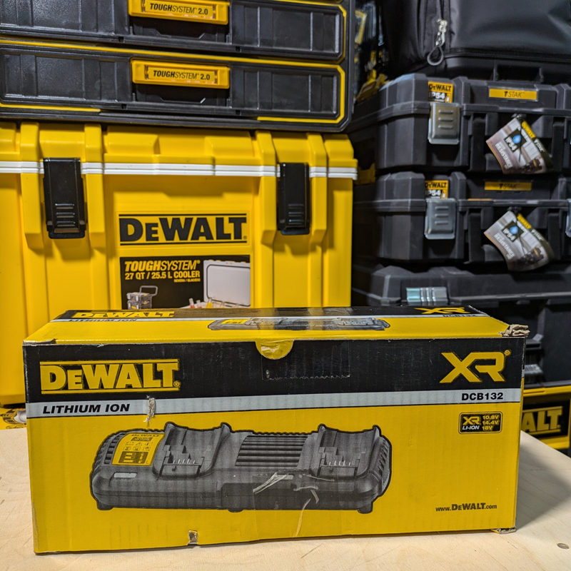 Зарядное устройство DeWalt 10.8/14.4/18/54 V DCB132