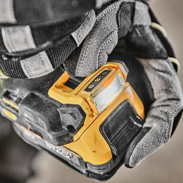 Аккумуляторная дрель-шуруповерт DeWalt DCD800H2T-QW