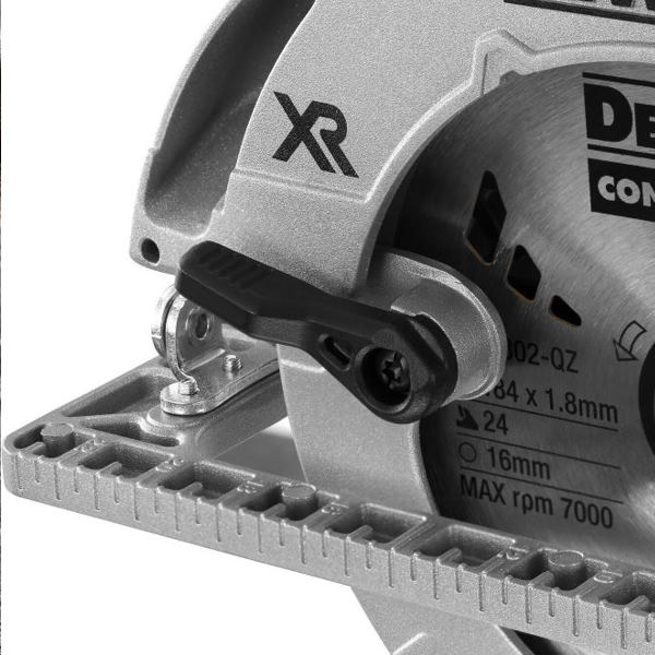 Аккумуляторная дисковая пила DeWalt DCS572NT-XJ