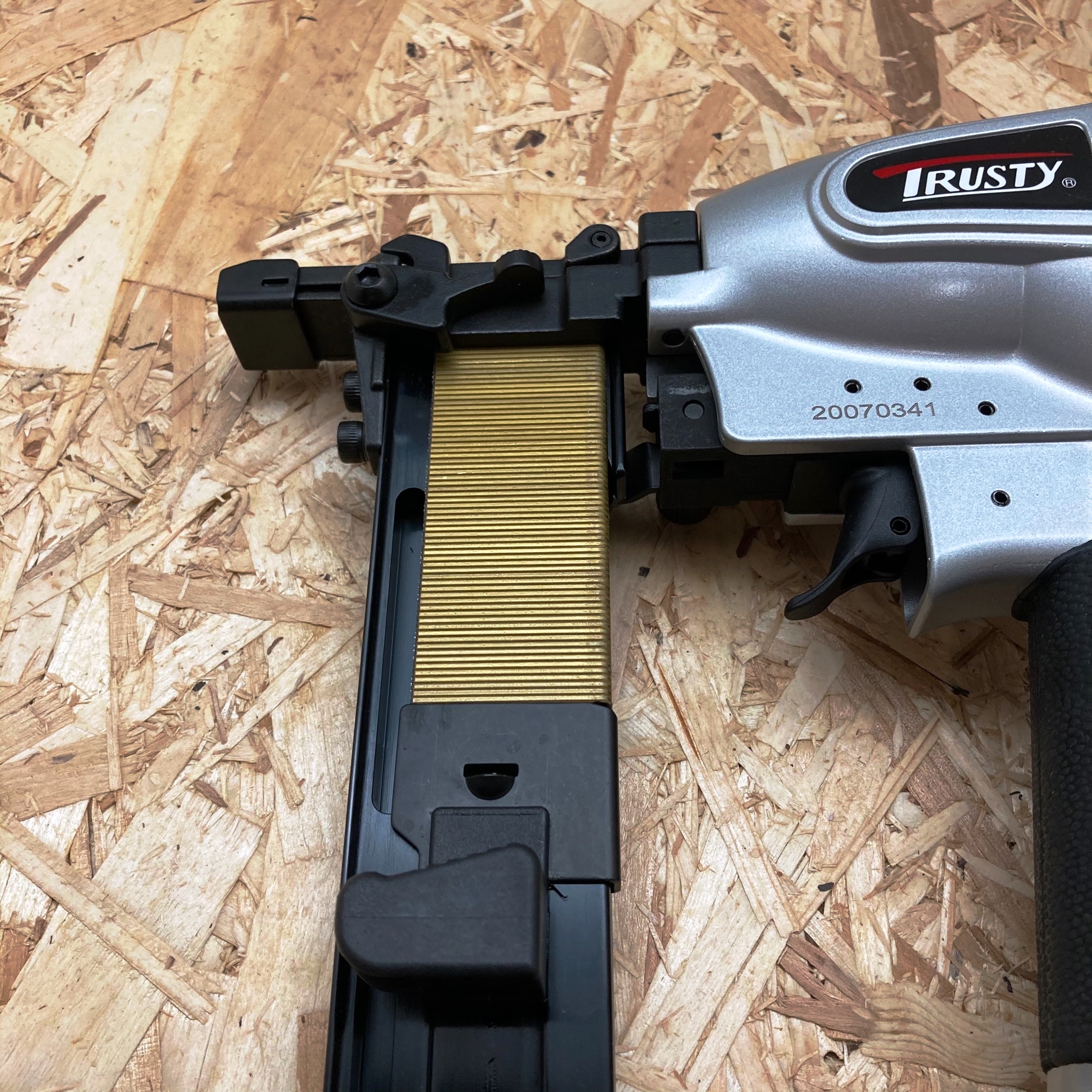 Скобозабивной пистолет Trusty TSN-9240H