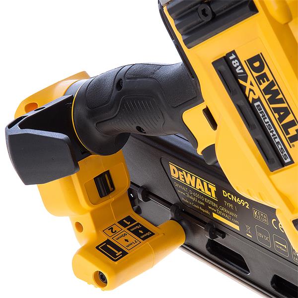 Аккумуляторный нейлер DeWalt DCN692N