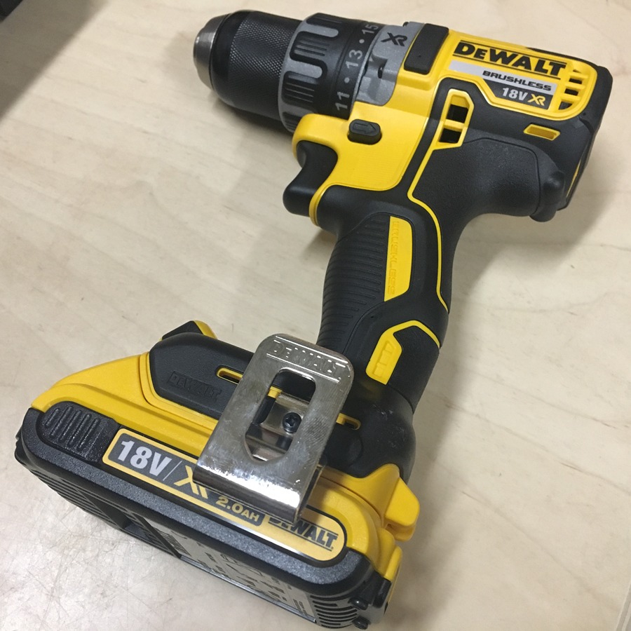 Аккумуляторная дрель-шуруповерт DeWalt DCD791D2