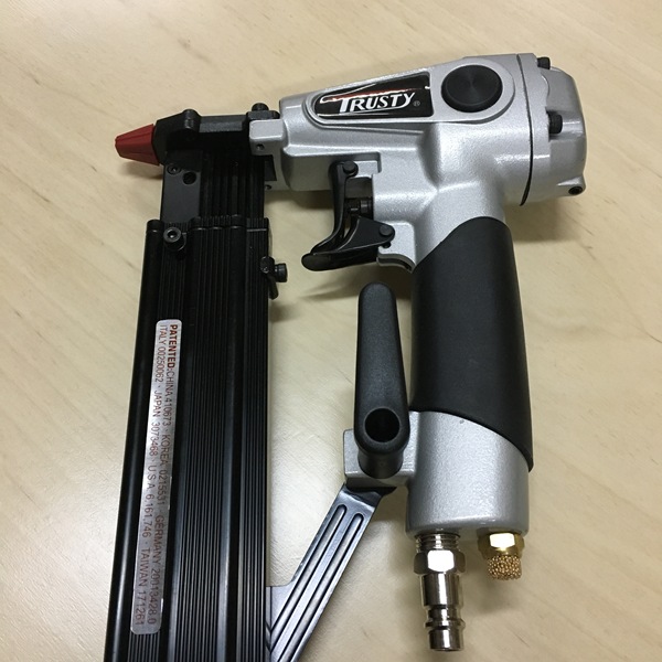 Шпилькозабивной пистолет Trusty PT630LN