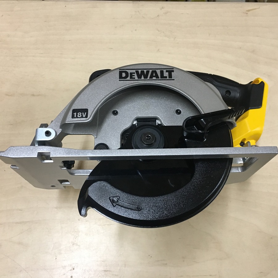 Аккумуляторная дисковая пила DeWalt DCS391N