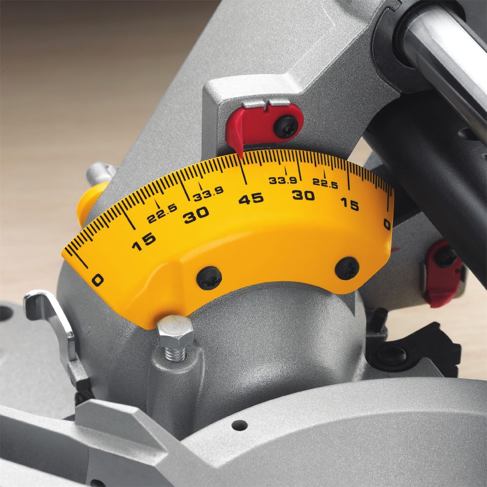 Торцовочная пила DeWalt DWS780