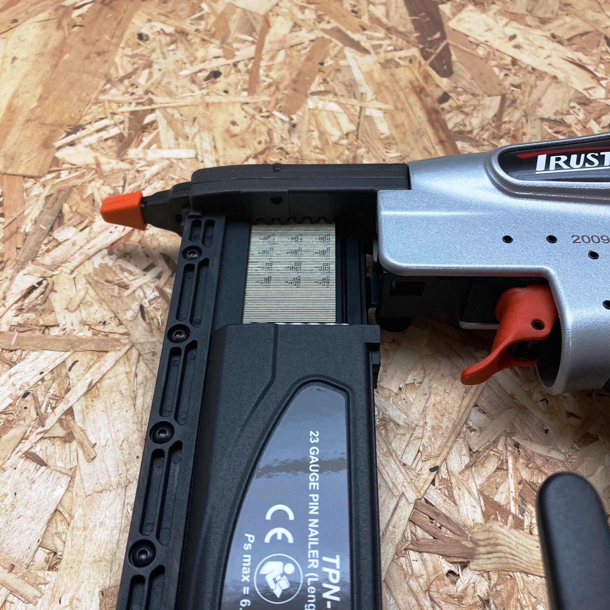 Шпилькозабивной пистолет Trusty TPN-2345S