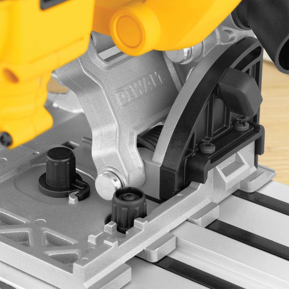 Дисковая пила погружная DeWalt DWS520KT-QS