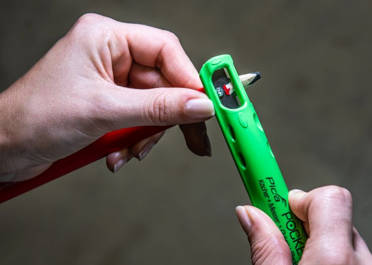 Держатель-точилка Pica Pocket и карандаш 505/01