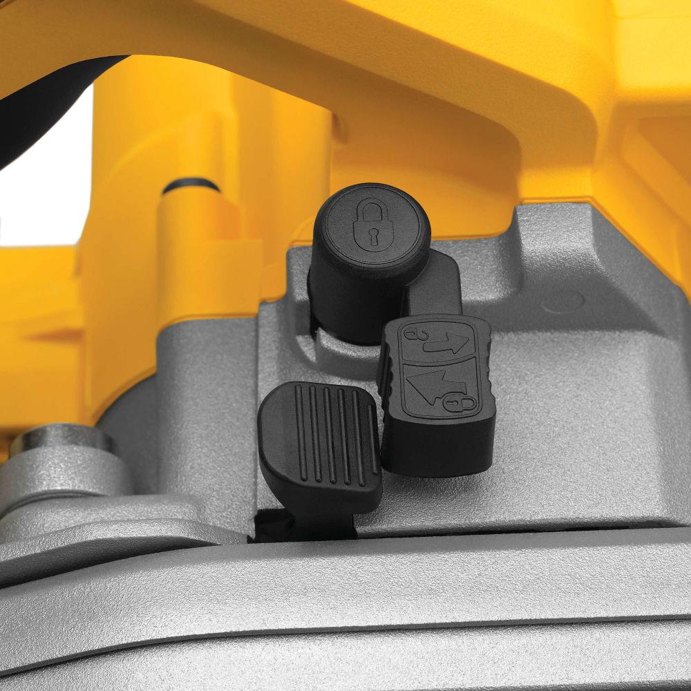 Дисковая пила погружная DeWalt DWS520KT-QS