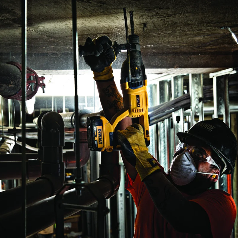 Аккумуляторный 3-х режимный перфоратор DeWalt DCH133N