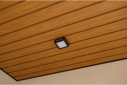 Софит металлический Квадро Брус Grand Line без перфорации 0,45 Print Elite с пленкой Honey Wood TwinColor